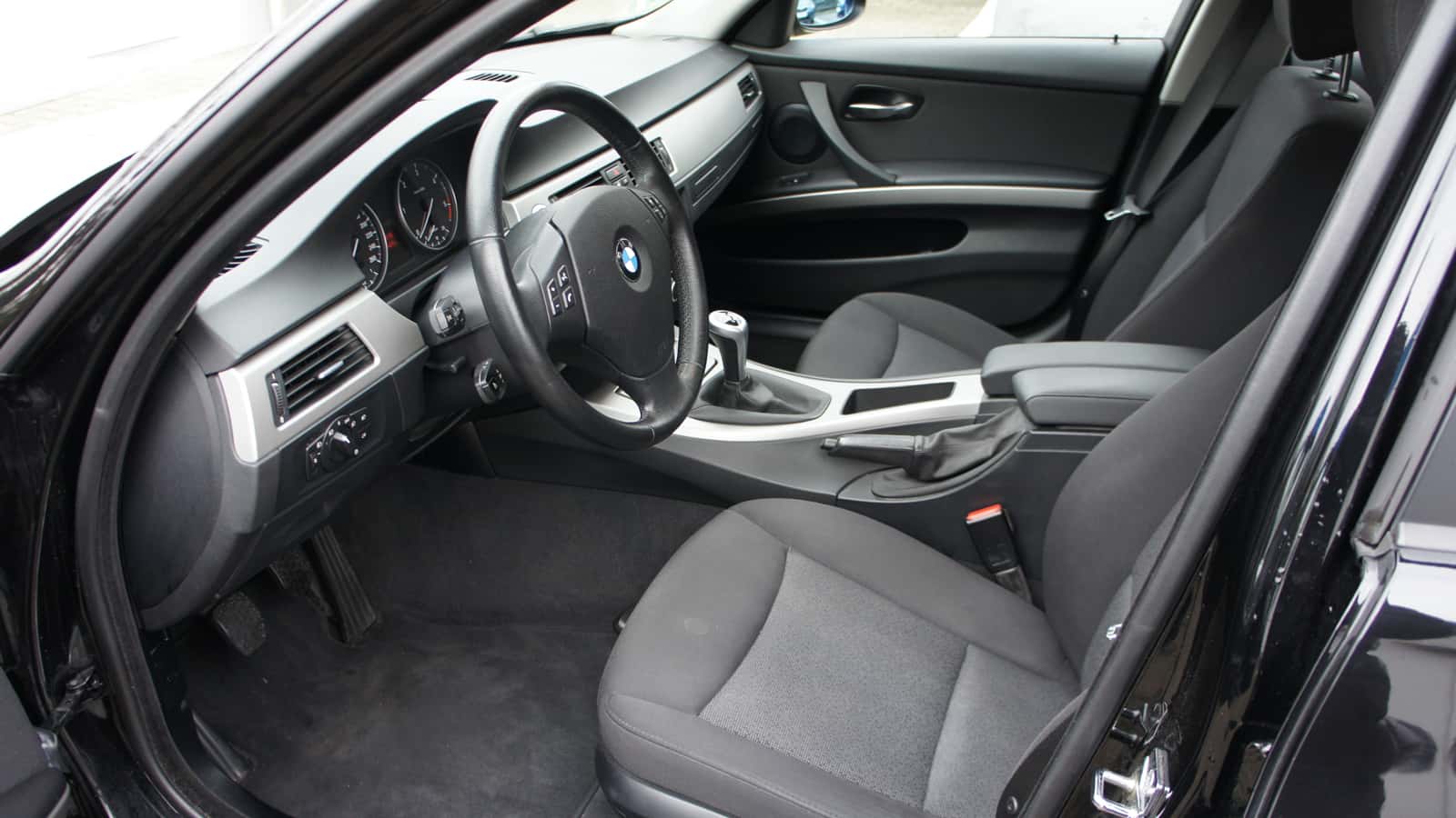 BMW 318d Touring Bild